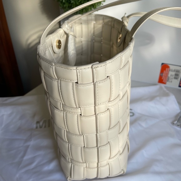 Michael Kors Ivy Medium East West Vegan Leather Tote Bag with wallet - Picture 8 of 12